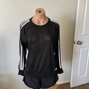Adidas crew neck long sleeve jersey shirt. Size Small. Worn once.